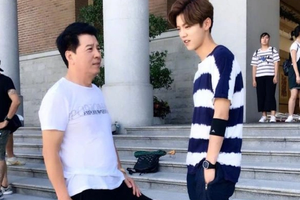 鹿晗式铁腕管理降临LPL?从护照严父到赛场纪律,谁才是电竞圈最狠的“爹”